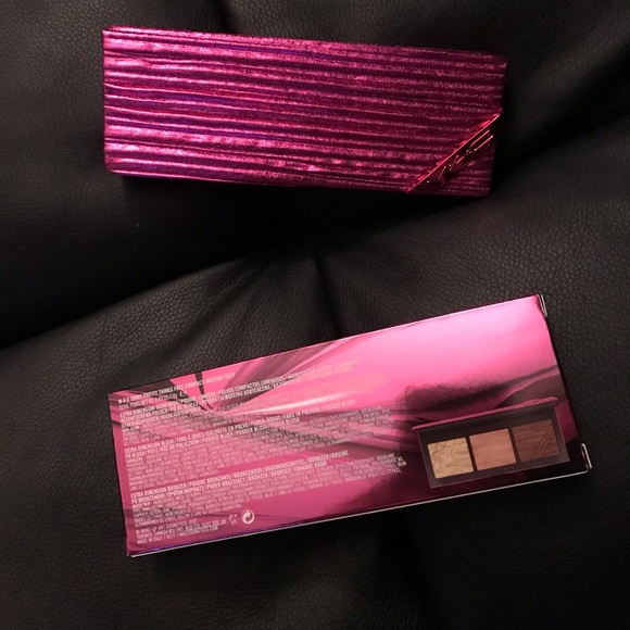 MAC Rare Pretty Shiny Things Highlighter - Picture 3 of 3